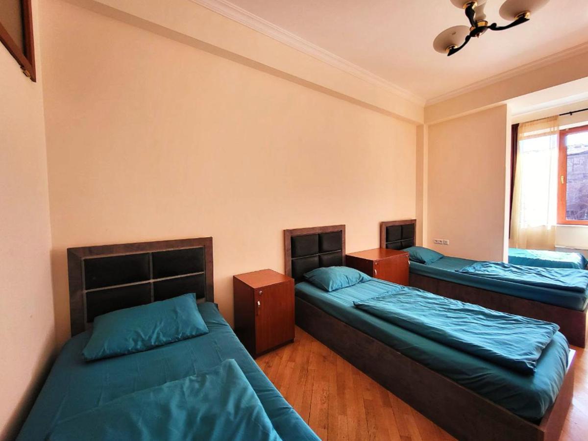 Arevahostel&Apartment Erévan Extérieur photo